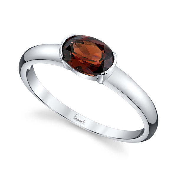 14kt White Gold Oval Pyrope Garnet Solitaire Ring